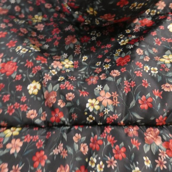 OLD NAVY | small (6-7) | Floral Hooded Quilted Puffer Jacket | Fleece Lined - Picture 16 of 16